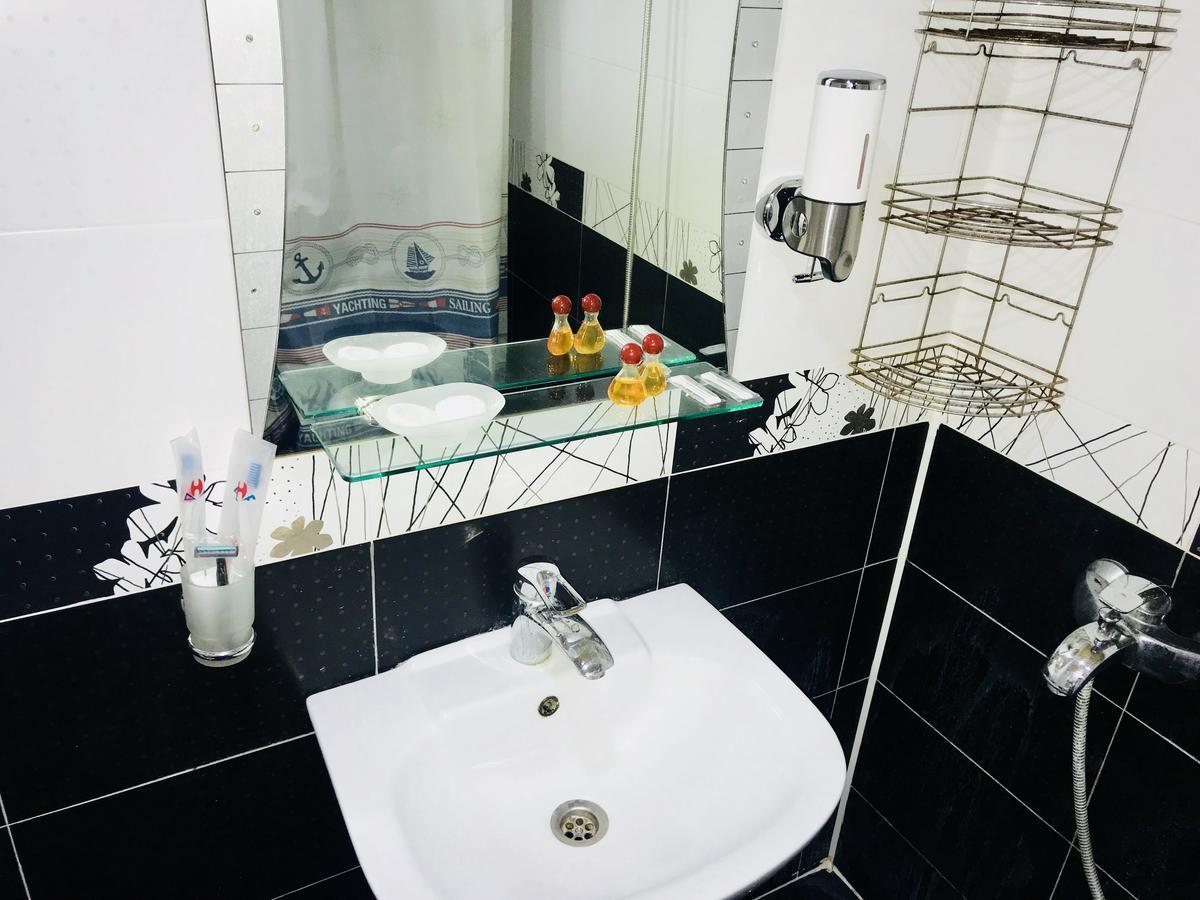 Check-In Hostel Баку Экстерьер фото