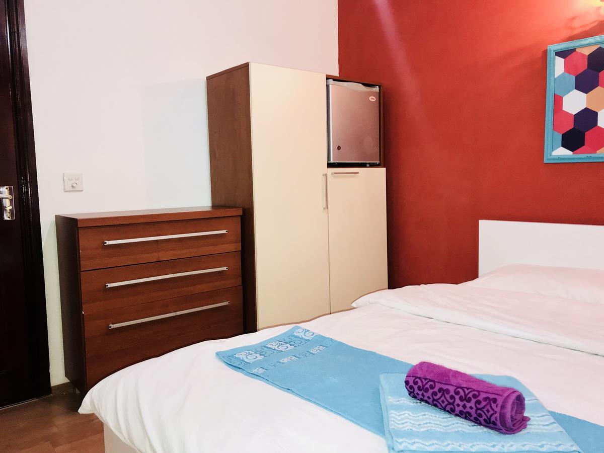 Check-In Hostel Баку Экстерьер фото