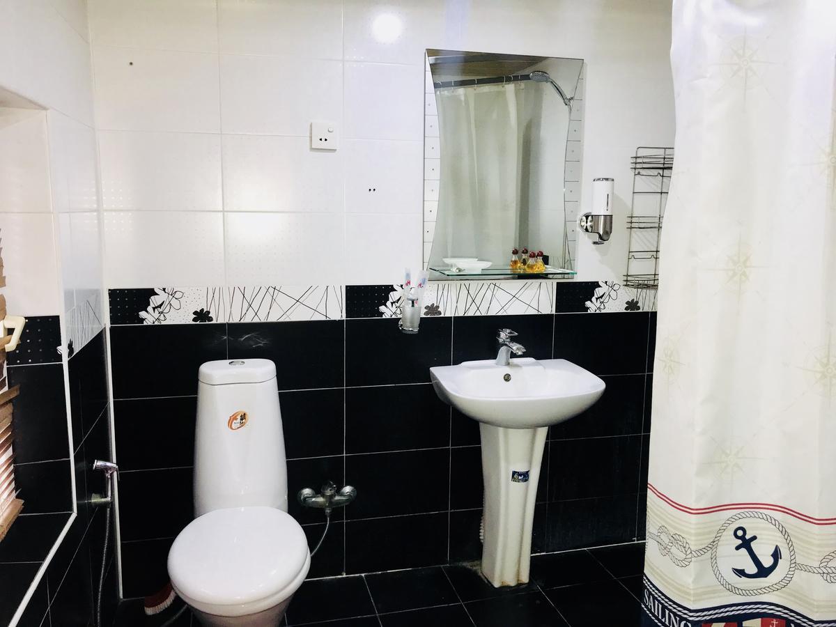 Check-In Hostel Баку Экстерьер фото